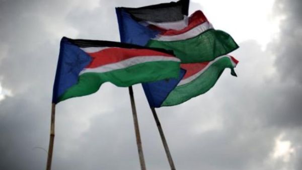 هبطت عملة السودان إلى مستويات منخفضة تاريخياً أمام الدولار في السوق السوداء يوم الاثنين