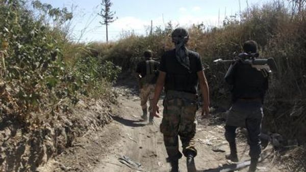 مقاتلون من الجيش السوري الحر المعارض في الغوطة الشرقية
