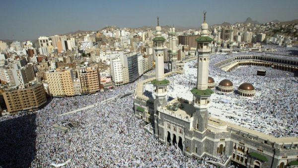 Saudi authorities are struggling to combat an influx of unlicensed pilgrims sneaking into Mecca. 
