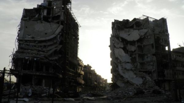 A handout picture released by Syria's opposition-run Shaam News Network shows destruction in the central city of Homs on April 7, 2013. (AFP PHOTO / HO / SHAAM NEWS NETWORK) 