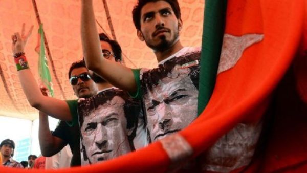 حزب عمران خان يفوز بفرعية كراتشي بعد الطعون بسبب عمليات تزوير
