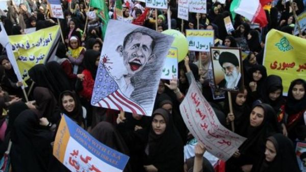 آلاف الايرانيين يهتفون في طهران الموت لاميركا آلاف الايرانيين يهتفون في طهران الموت لاميركا