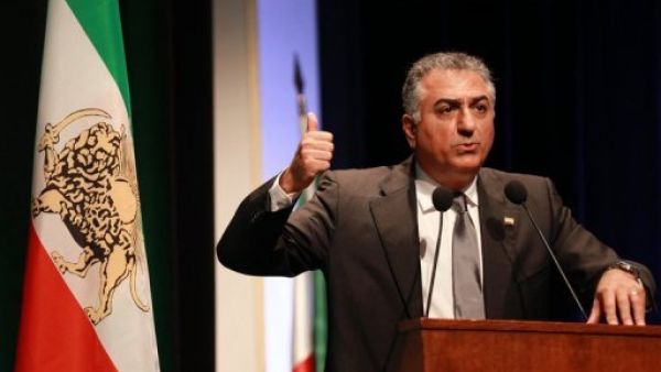 معارضون ايرانيون يشكلون في باريس المجلس الوطني الايراني
