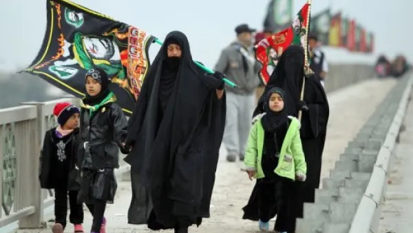 عدد من الشيعة العراقيين
