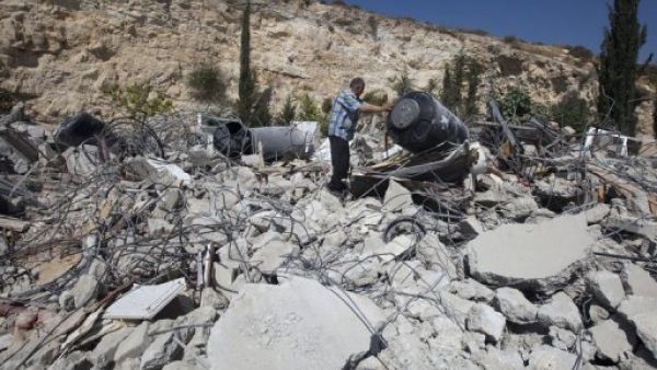 اسرائيل تهدم ثلاثة منازل وتشرد نحو 70 مقدسيا