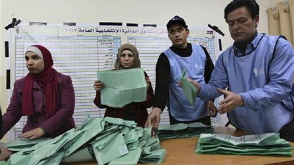 عملية فرز الاصوات في عمان
