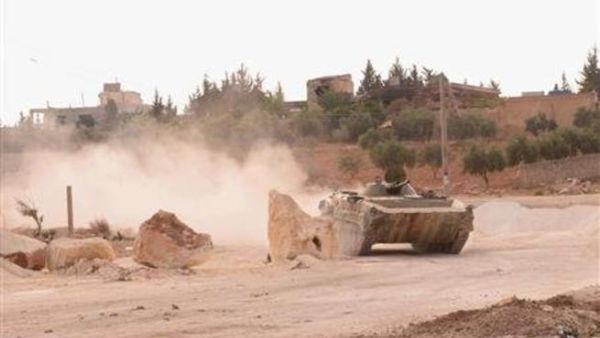 دبابة للجيش السوري في خان العسال قرب حلب
