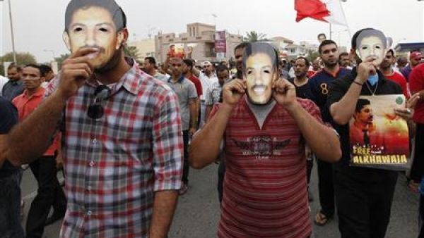 متظاهرون متضامنون مع الخواجة في البحرين