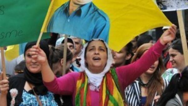 تظاهرة للاكراد في بلجيكا اعتراضا على الضربات الجوية التركية ضد الاكراد في العراق