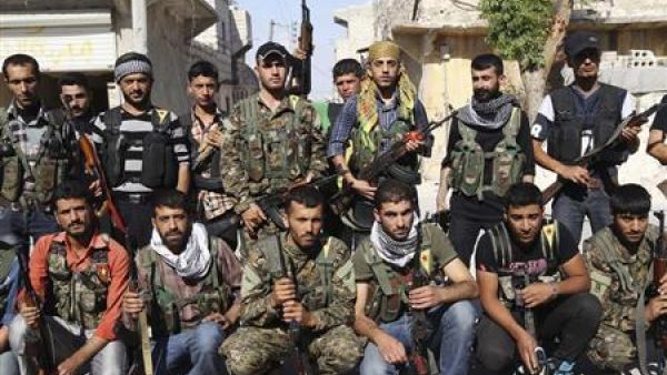 مقاتلون اكراد في حلب
