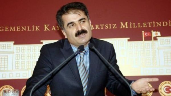 الافراج عن نائب كردي تركي خطفه متمردون اكراد