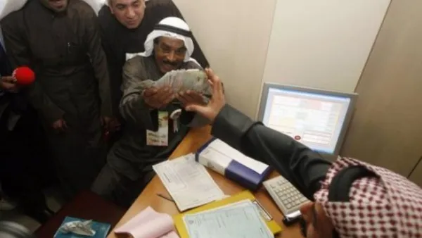 ابناء قبيلة العوازم يقتحمون قناة سكوب 