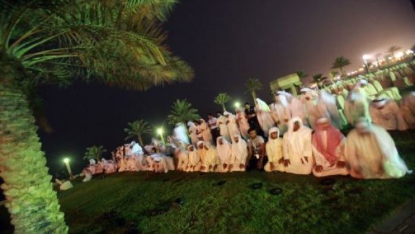 تجمع احتجاجا على الفساد