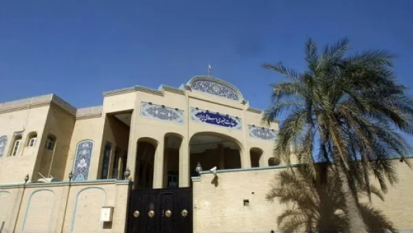 
صورة للسفارة الايرانية في الكويت