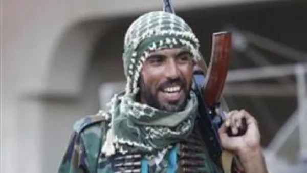 جندي في الجيش الليبي في مدينة الزاوية 
