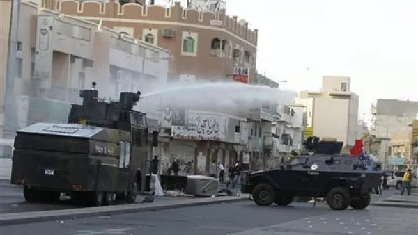 الشرطة تفرق مسيرة بمدافع المياه في جد حفص غربي المنامة
