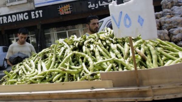 خضروات معروضة في سوق لبنانية