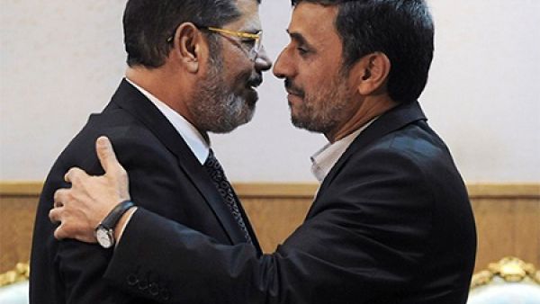 نجاد يسعى للتصالح مع مصر 