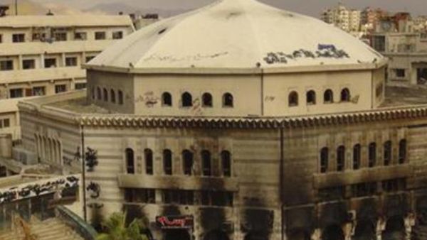 مسجد مدمر بعد قصف قوات موالية للرئيس السوري بشار الاسد على دوما بالقرب من دمشق