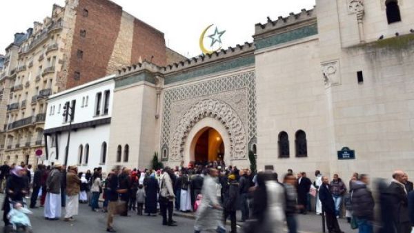 مسلمون مرتدون يطلقون مجلسا لمسلمي فرنسا السابقين