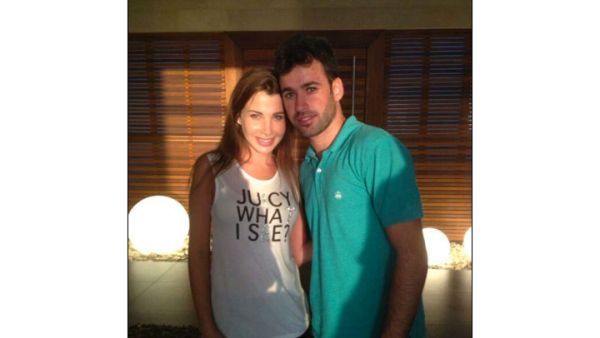 Nancy Ajram huggin' up on French 'The Voice' star Anthony Tuma. (Image: Facebook)