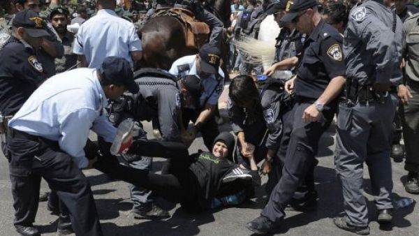 تمديد اعتقال متظاهرين احتجوا على خطة مصادرة اراضي بدو النقب