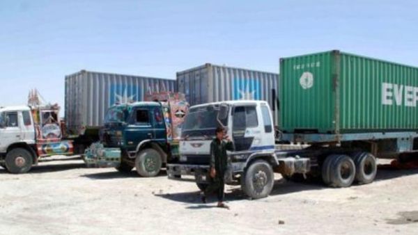 شاحنات محملة بمواد لحلف الاطلسي في منطقة شامان الحدودية 