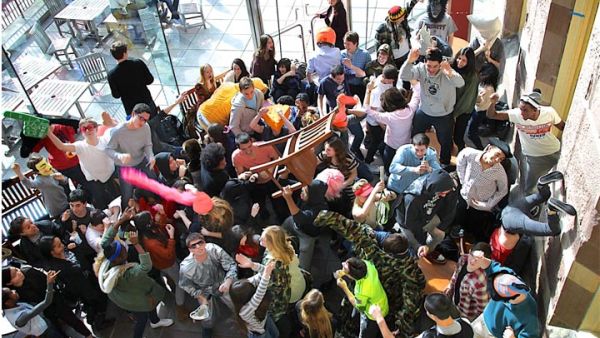 The Harlem Shake in a university in New York