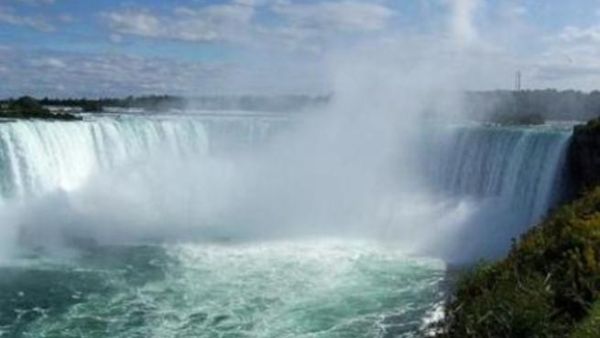  Niagara Falls and the Islamic Holy Month of Ramadan are both astounding and beautiful to see.