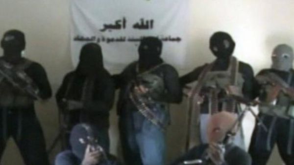 صورة من شريط تظهر عناصر مفترضين من جماعة بوكو حرام في شمال نيجيريا
