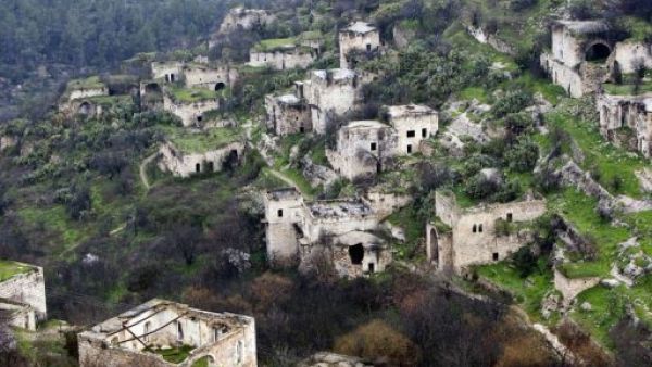 اهالي لفتا نجحون بايقاف عملية بيع قريتهم بالمزاد العلني 
