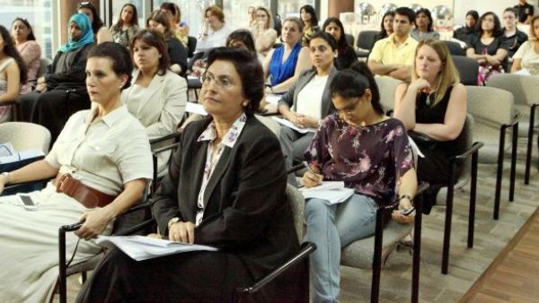 تعد الفعالية فرصة ذهبية لكل سيدة تفكر في أن تبدأ عملها الخاص بها تعد الفعالية فرصة ذهبية لكل سيدة تفكر في أن تبدأ عملها الخاص بها