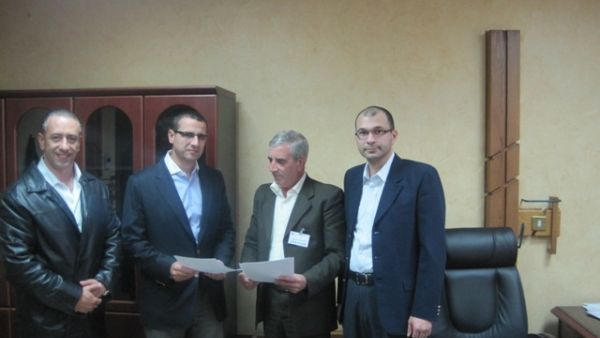 The agreement was inked, at the JVA headquarters, in the presence of JVA Secretary General H.E. Eng. Saad Abu Hammour, PepsiCo-Jordan's Operations Director Eng. Amjad Ameareh and its Public Relations Manager Mohammad Arabiyat.