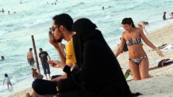 Life's no picnic for the single ladies of Sharjah Life's no picnic for the single ladies of Sharjah