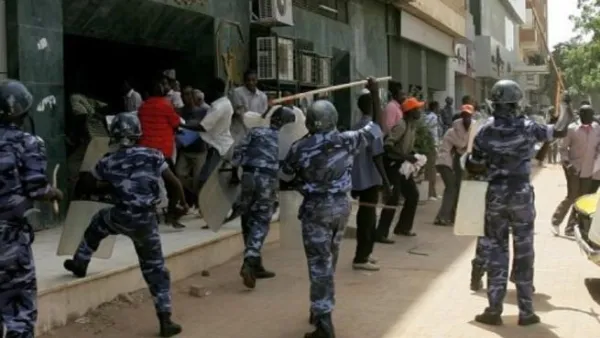 
الشرطة السودانية تفرق تظاهرة في الخرطوم