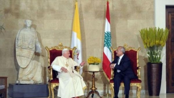 البابا مجتمعا مع الرئيس اللبناني ميشال سليمان
