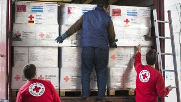 عاملون بالصليب الاحمر