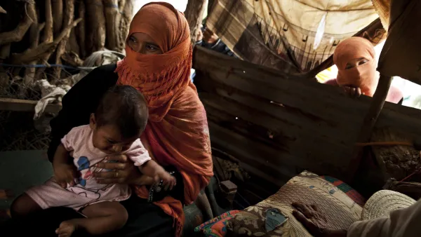 2 Yemeni women sharing a house