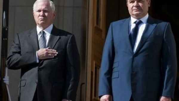 Anatoly Serdyukov and Gates