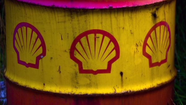 The debts of BP to Iran has not published officially yet, but Shell said in March 2013 that it has $2.3 billion debts to Tehran.
The debts of BP to Iran has not published officially yet, but Shell said in March 2013 that it has $2.3 billion debts to Tehran.