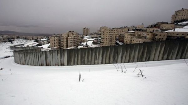Much of Jerusalem and its neighborhood outskirts are still covered with snow as of Monday (Ahmad Gharabli/AFP)