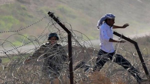 سوري فر داخل تركيا وجندي تركي يطارده في بلدة جيلانبينار
