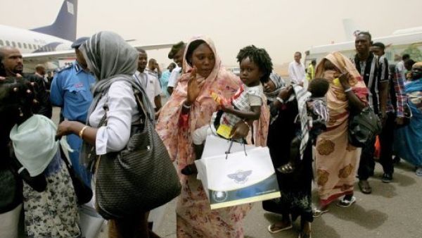 الشرطة السودانية تستخدم الغاز لفض مظاهرة طلابية