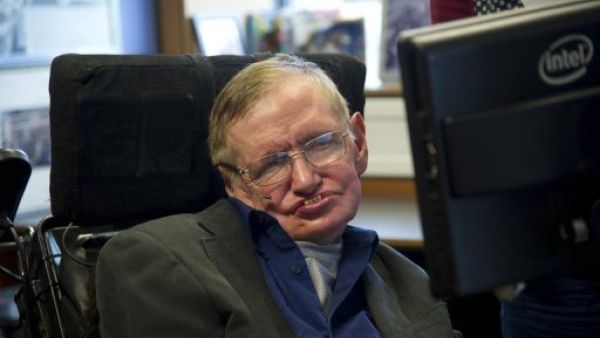العالم البريطاني الشهير ستيفن هوكينغ