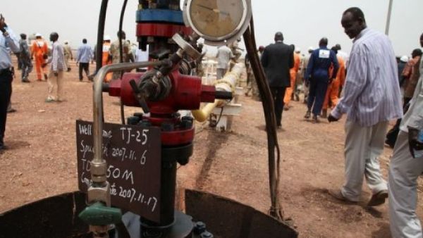 الخرطوم تؤكد ارجاء اغلاق الانبوب الذي يعبره نفط جنوب السودان
