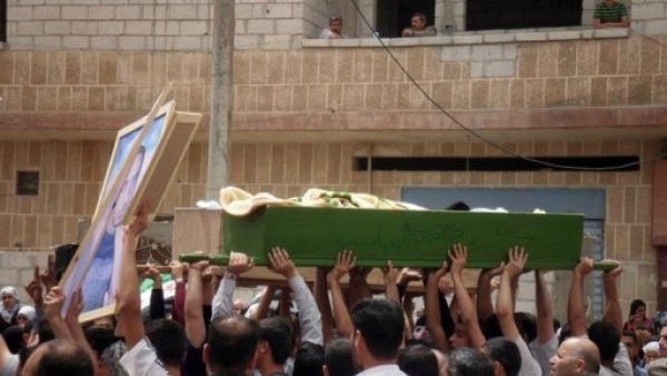 تشييع احد قتلى العنف في سوريا تشييع احد قتلى العنف في سوريا