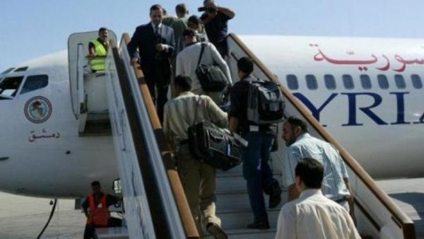 قررت السفارة المصرية في دمشق استمرار الجسر البري لإجلاء أبناء الجالية المصرية المتبقين في سورية عن طريق الأراضي اللبنانية، حتى يوم الخميس الحالي
