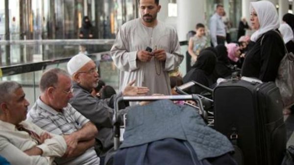 Hajj pilgrims wait at Beirut airport (Photo: Mahmoud Kheir)