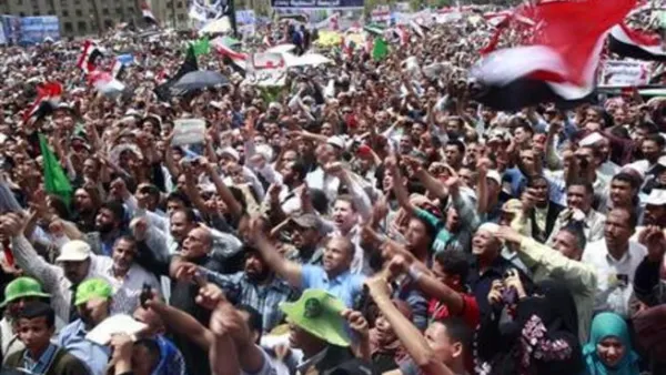 ارشيف/ متظاهرون في ميدان التحرير