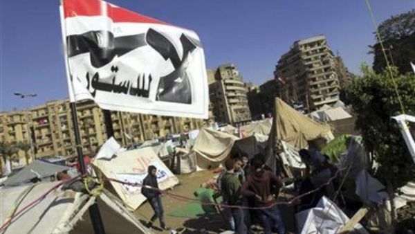 معتصمون في ميدان التحرير
